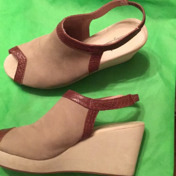 Tommy Bahama Shoes - TOMMY BAHAMA SLING SANDAL